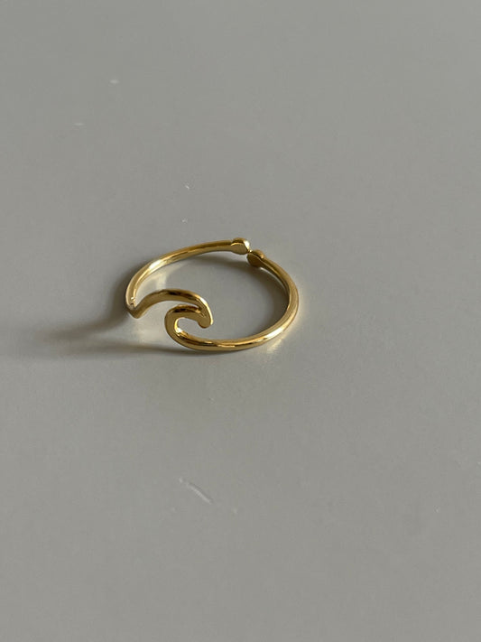 Midi Ocean Wave Ring In Gold