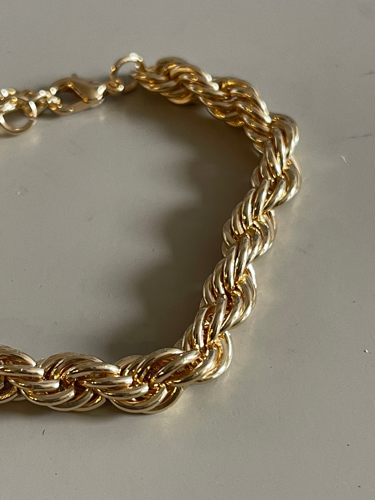 Classic Jumbo Twist Bracelet In Gold