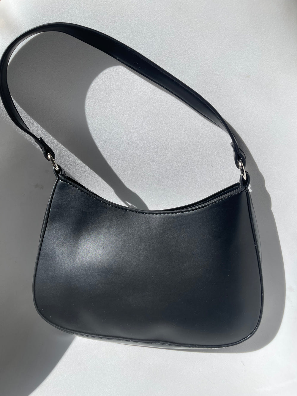 Lian Shoulder Bag In Black