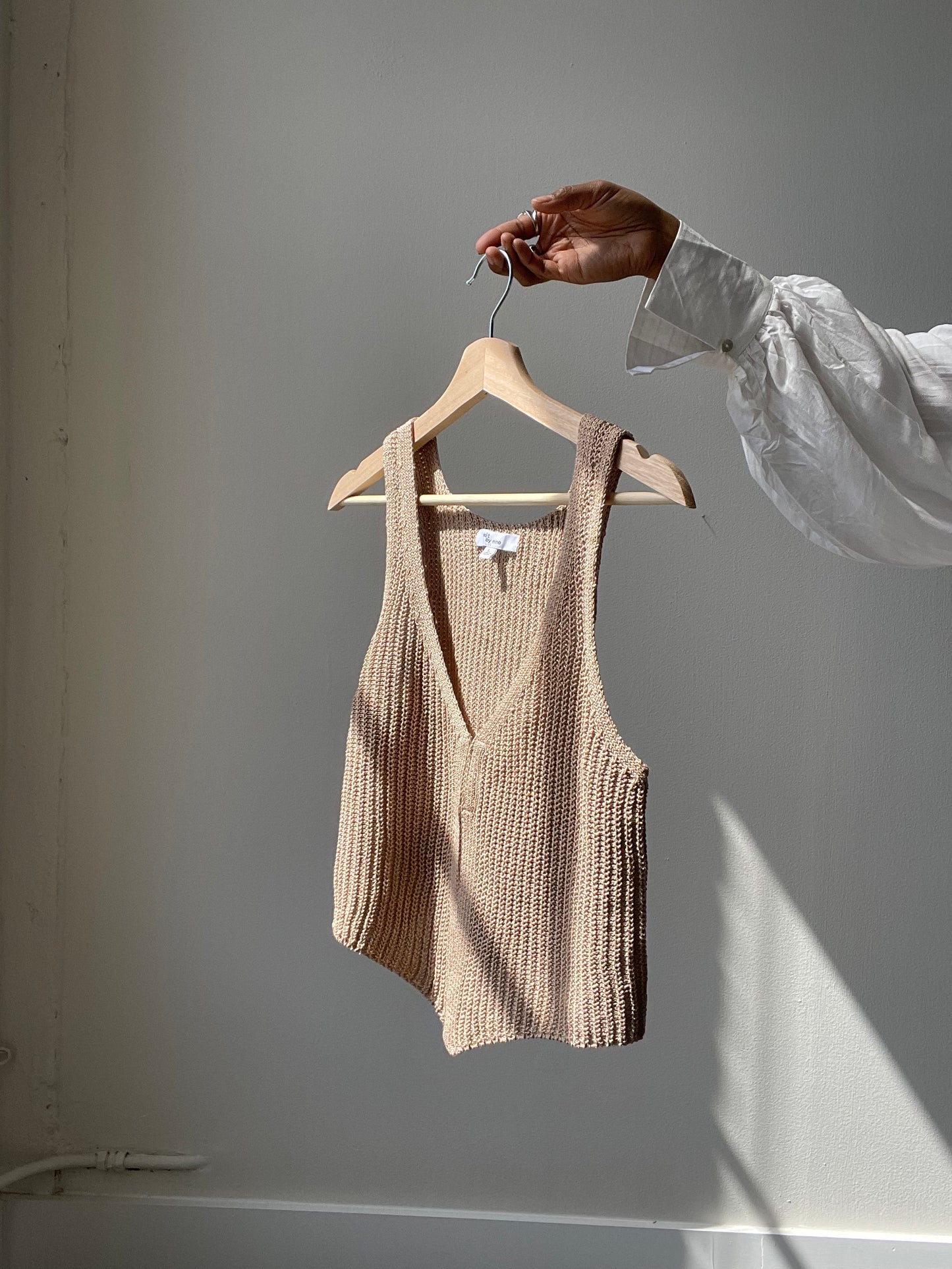 Kayla Crochet Knit Vest In Taupe