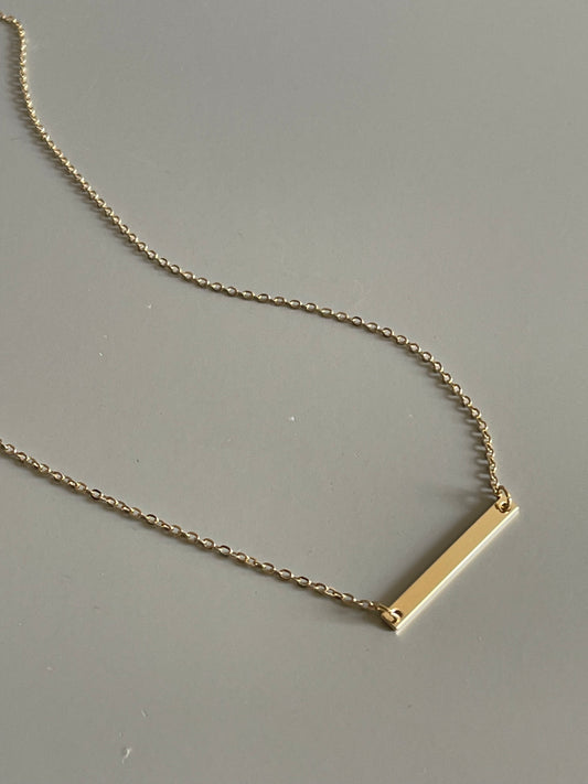 Classic Single Bar Necklace In Gold