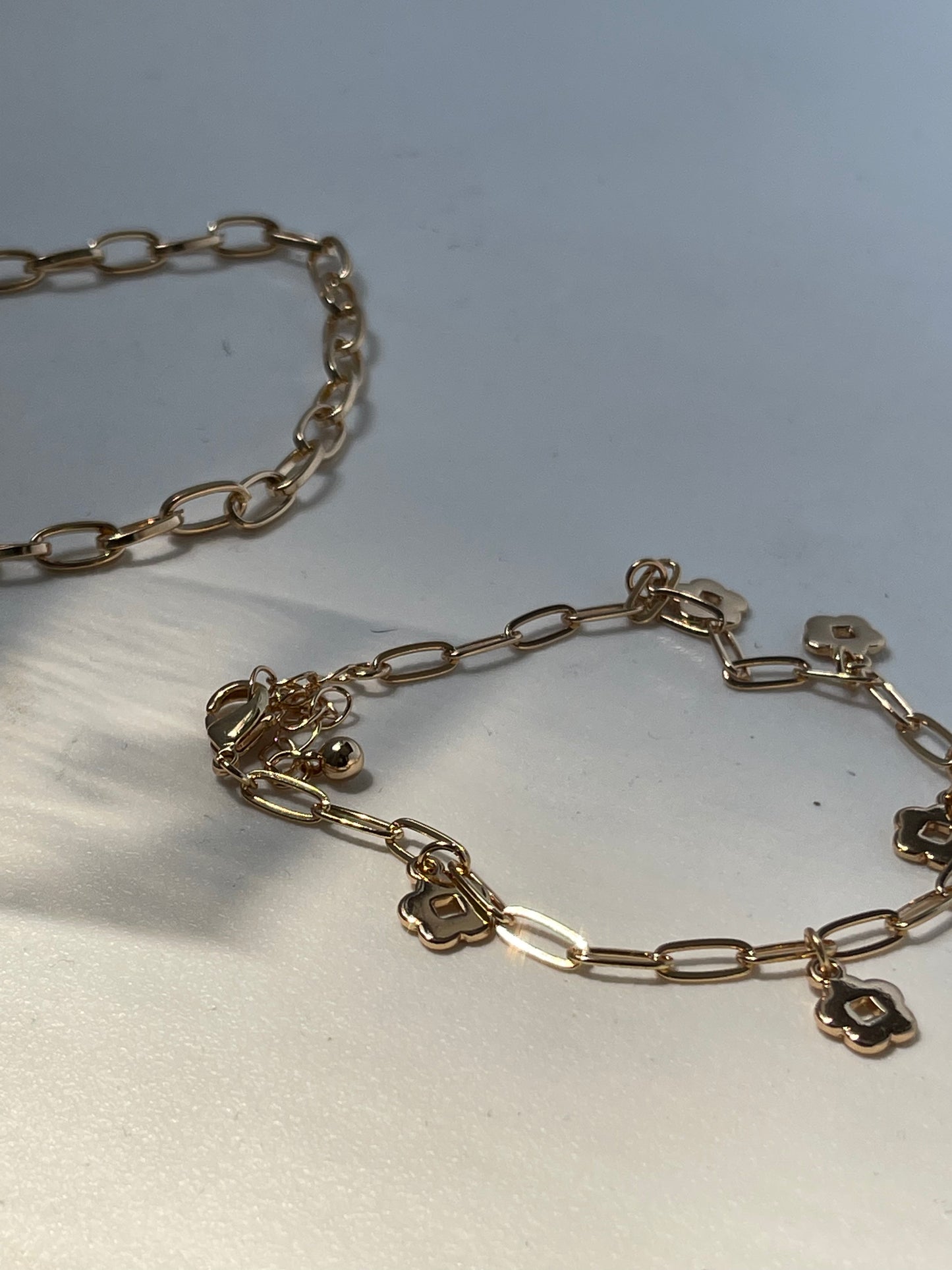 Calli Double Flower Power Charm Link Bracelet In Gold