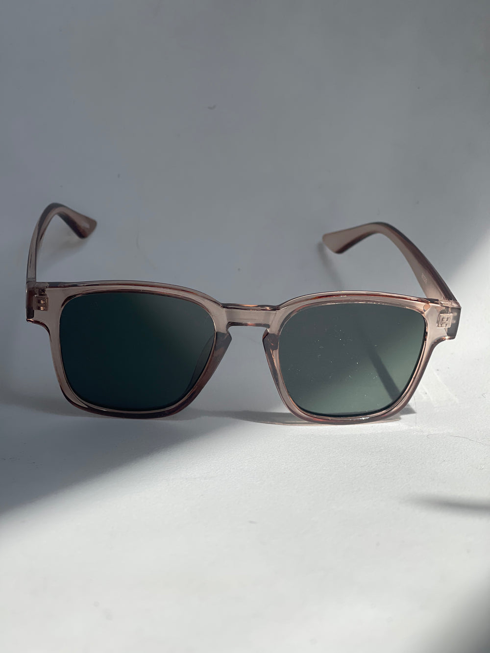 Darcy Classic Square Sunglasses In Taupe