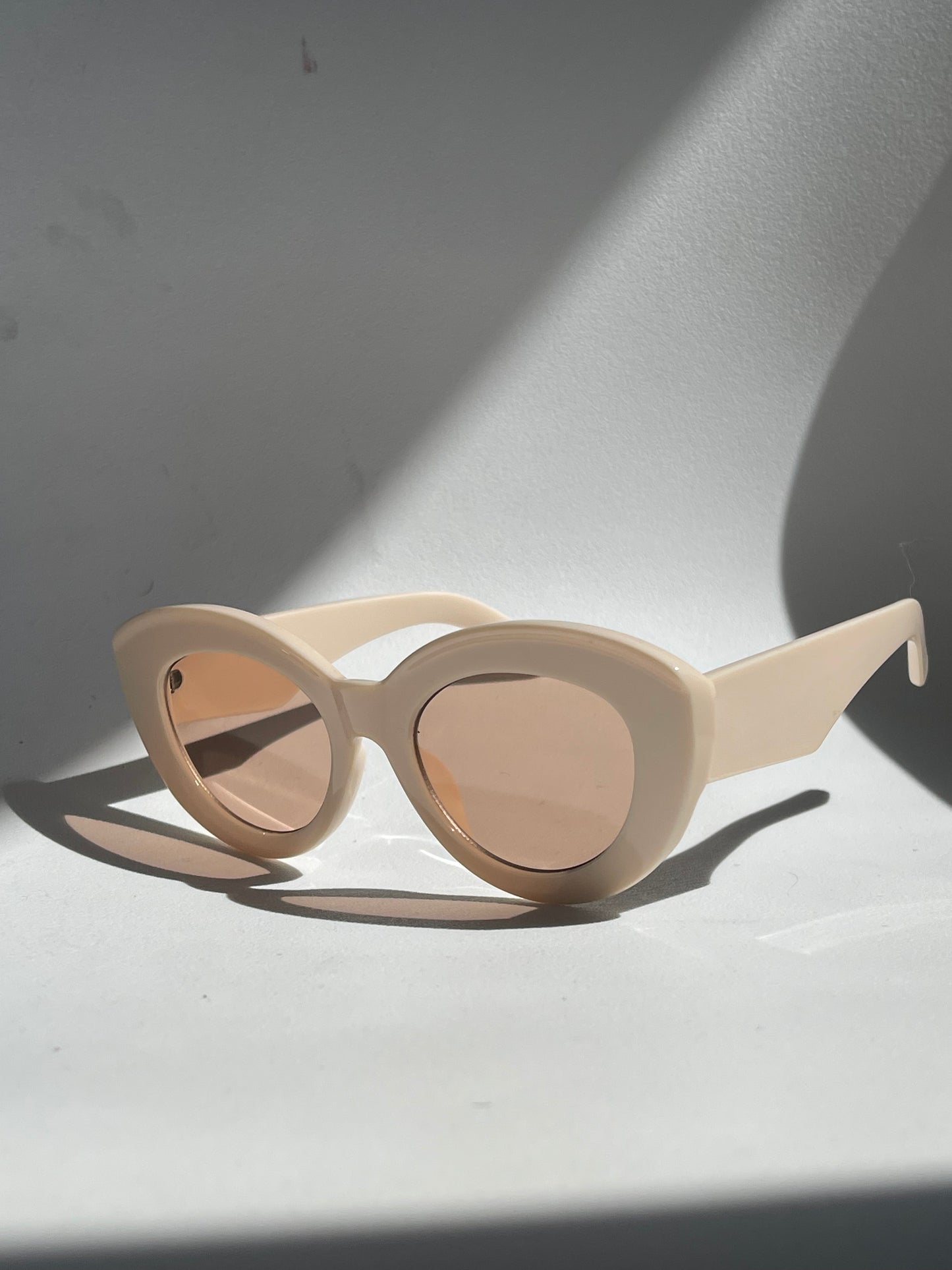 Dita Chunky Cat-Eye Sunglasses In Cream Taupe