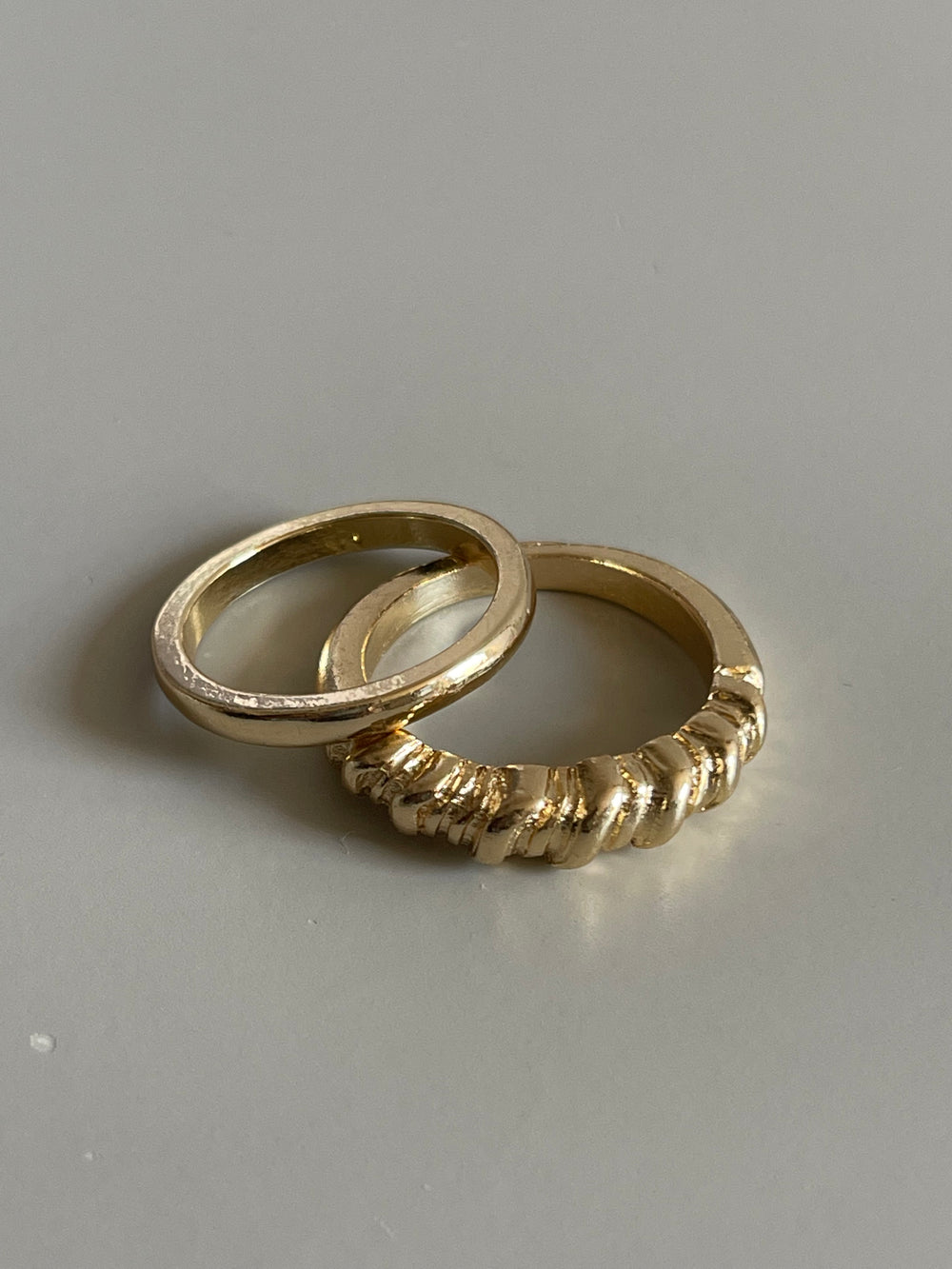 Half Twist & Band Ring Set In Gold