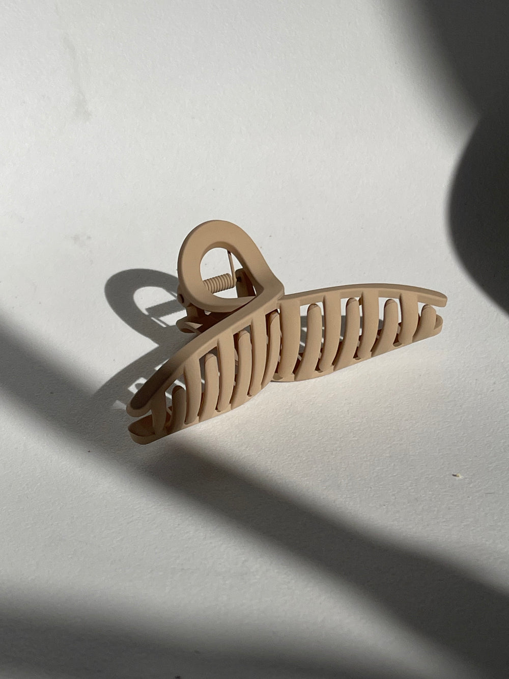 Megan Hair Claw Clip In Matte Taupe
