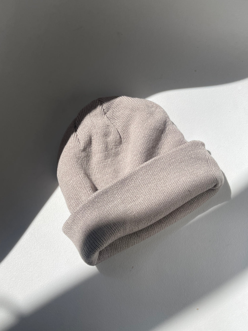 Eleanor Flat Knit Beanie Hat In Sand