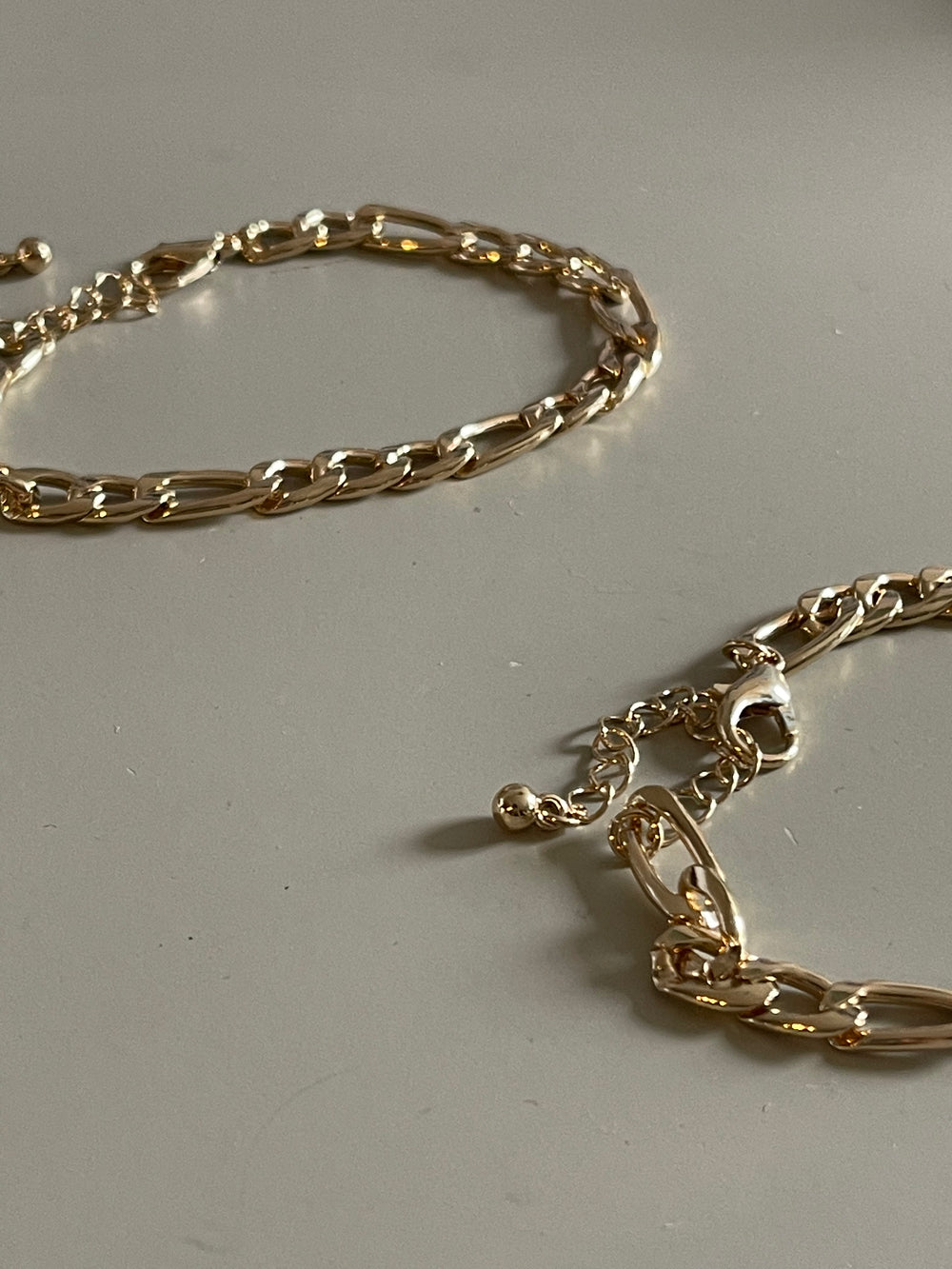 Classic Mid Double Link Chain Bracelet Set In Gold