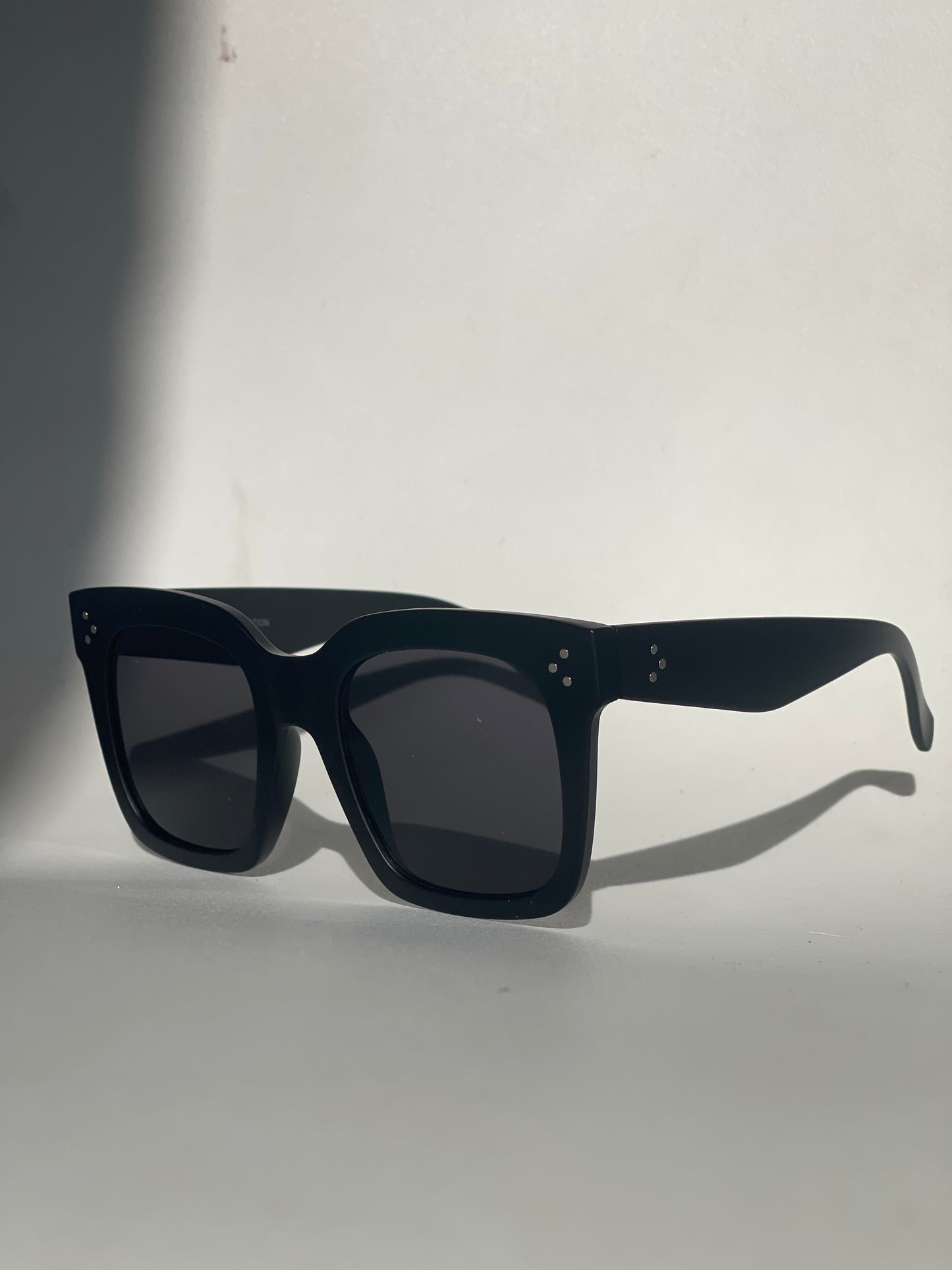 Ellie Oversized Square Sunglasses In Matte Black