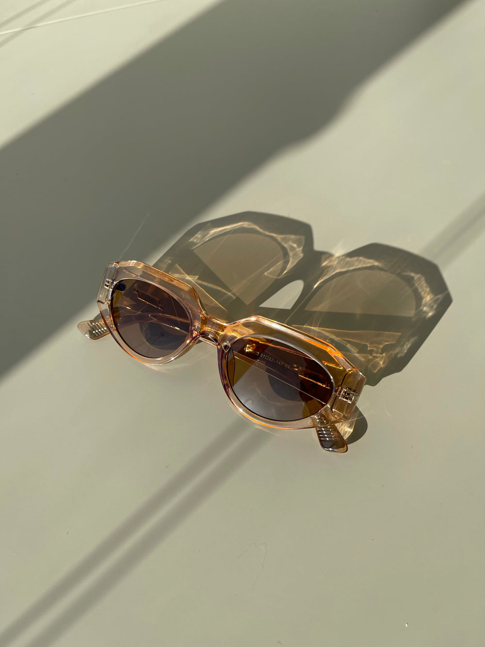 Donte Double Gold Bar Sunglasses In Tangerine