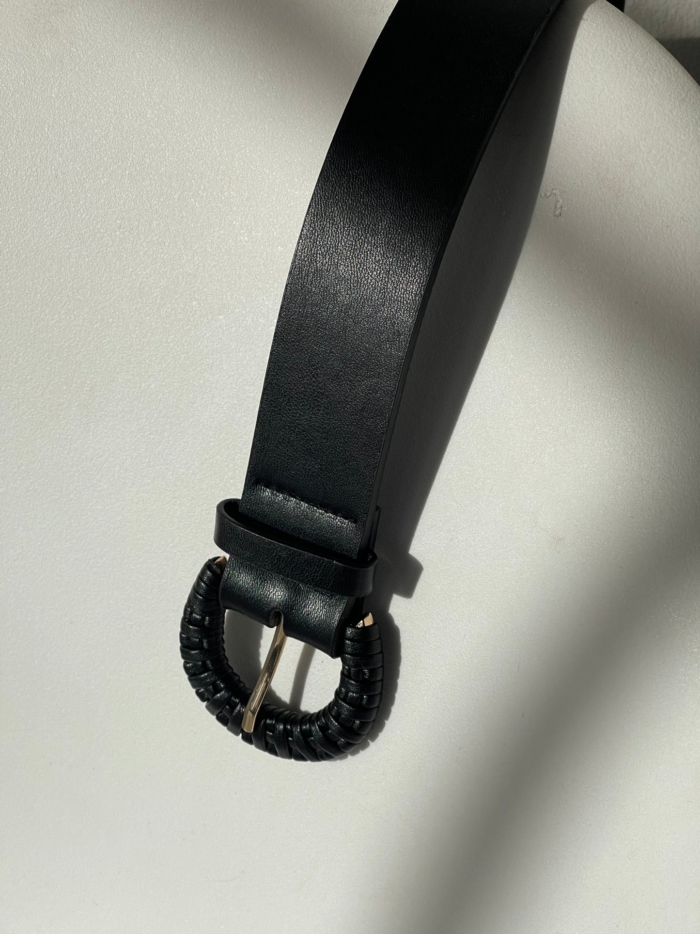 Brandy Woven Braid Bucket Belt In Black