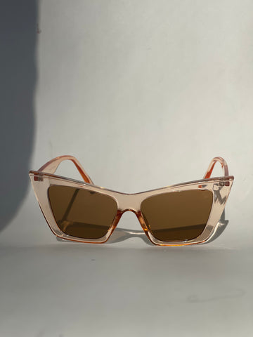 Muir Cat Eye Sunglasses In Transparent Tangerine