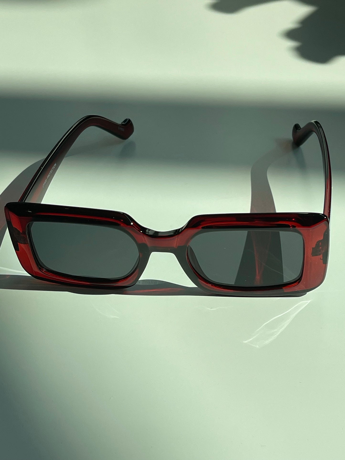 Melody Retro Square Sunglasses In Ruby Red