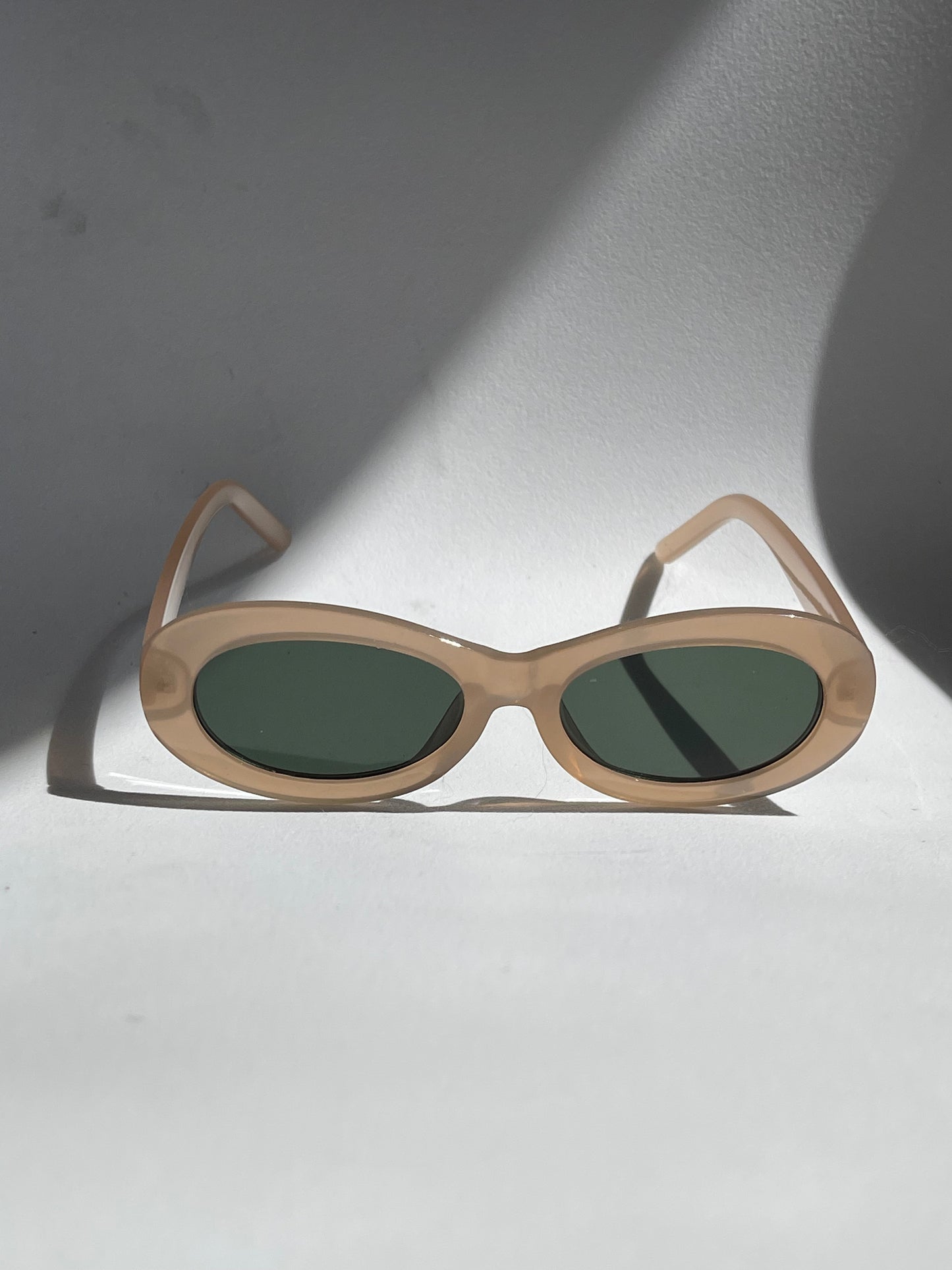 Sabrina Retro Oval Sunglasses In Taupe & Green