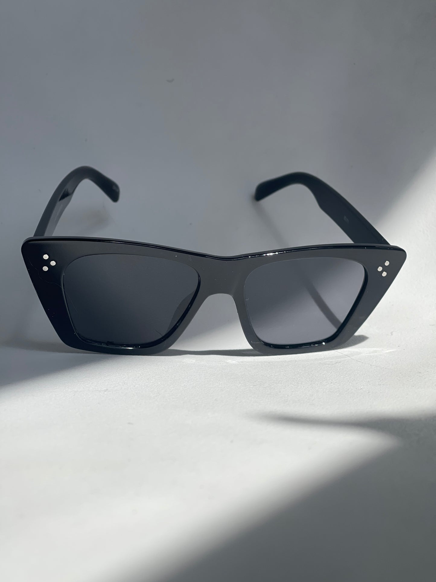 Estrella Square Cat Eye Sunglasses In Black