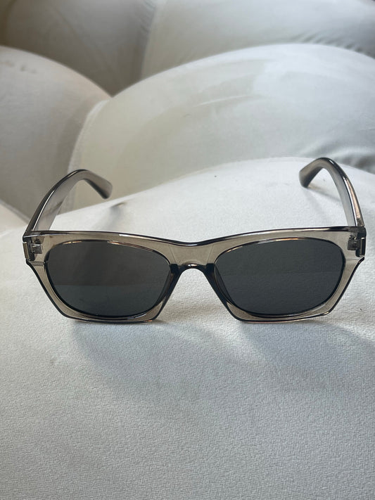 Veronica Gold Bar Sunglasses In Frost