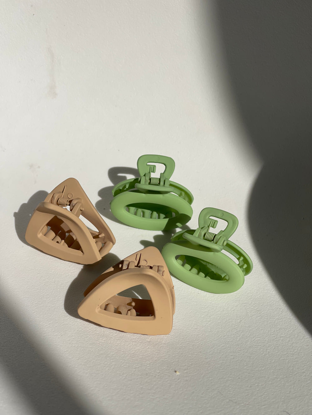 Roxy Geo Hair Claw Clip Set In Taupe & Sage