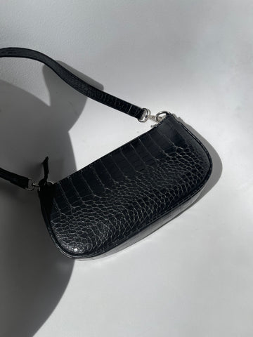 Kez Baguette Bag In Croc Black