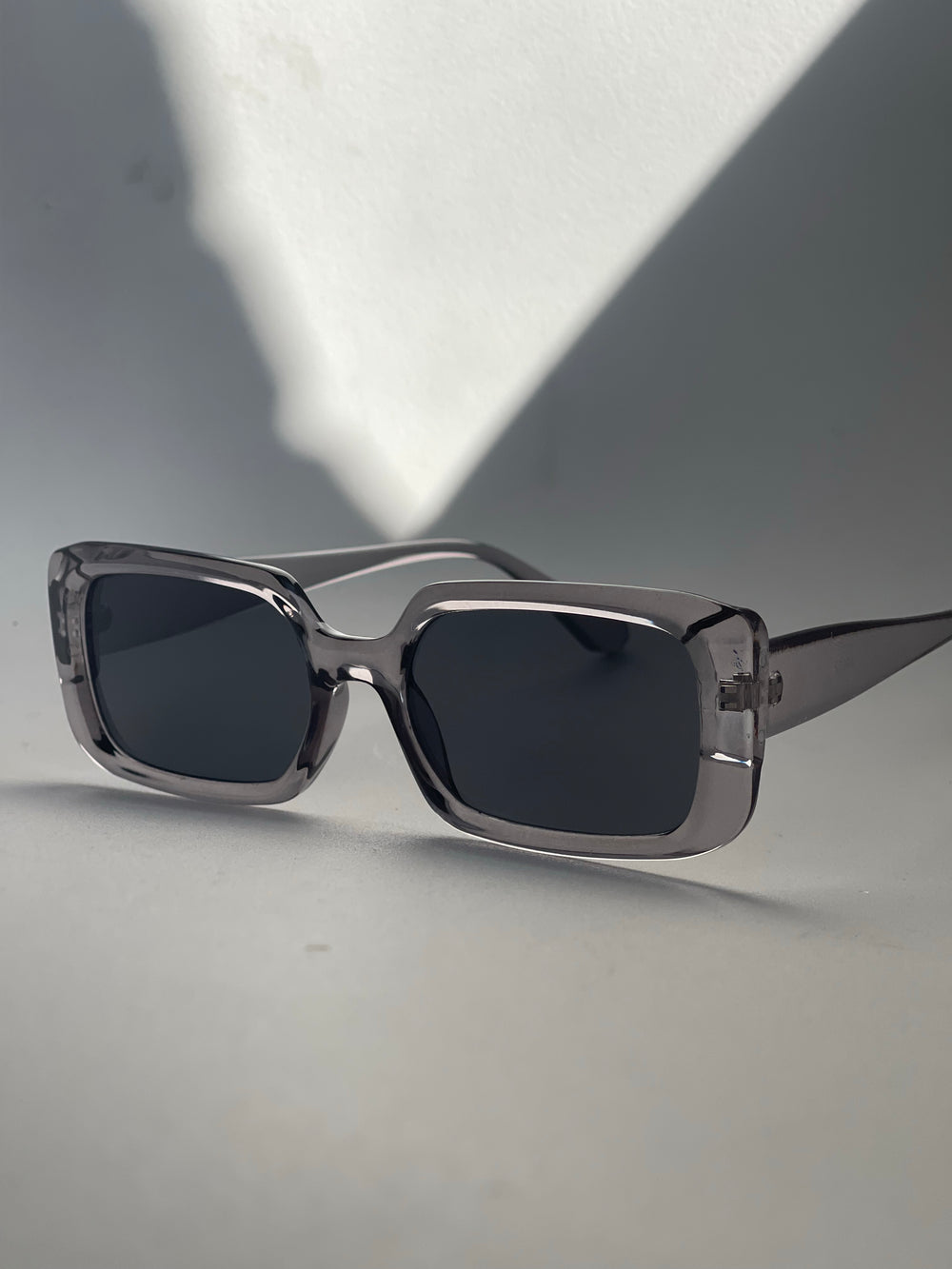 Sabrina Rectangle Sunglasses In Grey