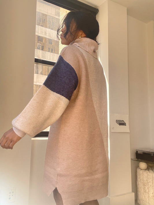 Tori Geo Turtleneck Sweater Dress In Navy Taupe