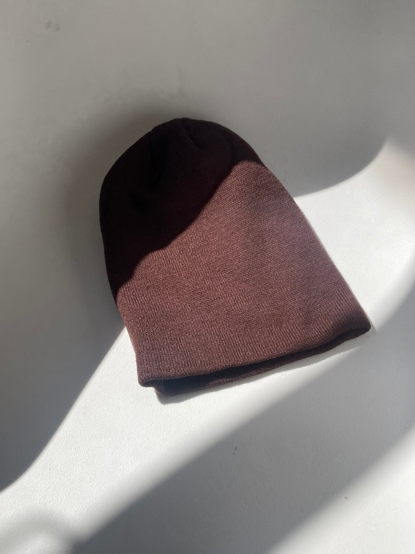 Eleanor Flat Knit Beanie Hat In Brown