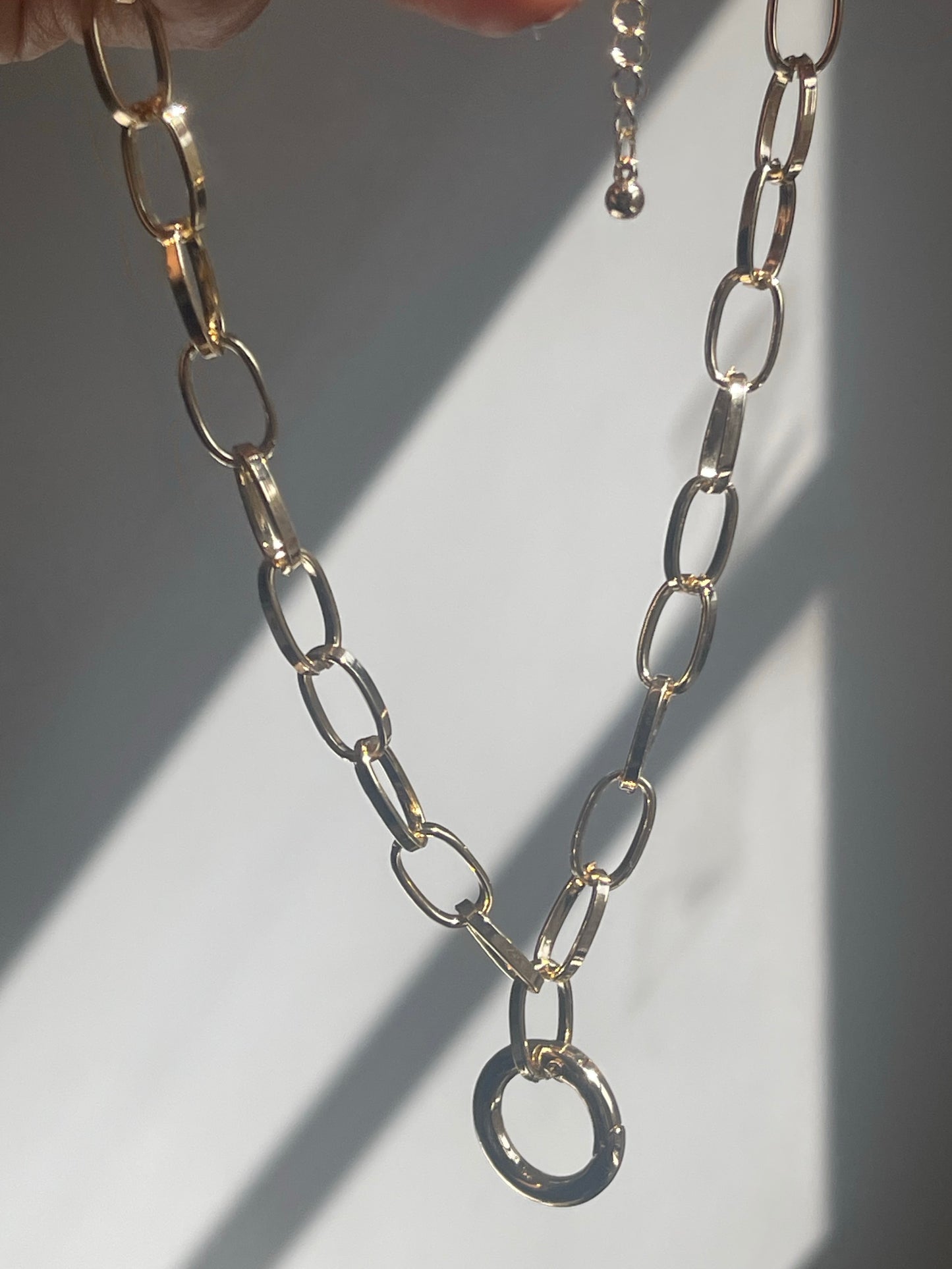 Charlie Chain Link Lock Necklace In Gold