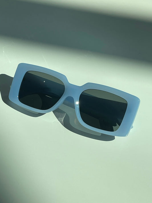 Tegan 70s Style Box Frame Sunglasses In Sky Blue