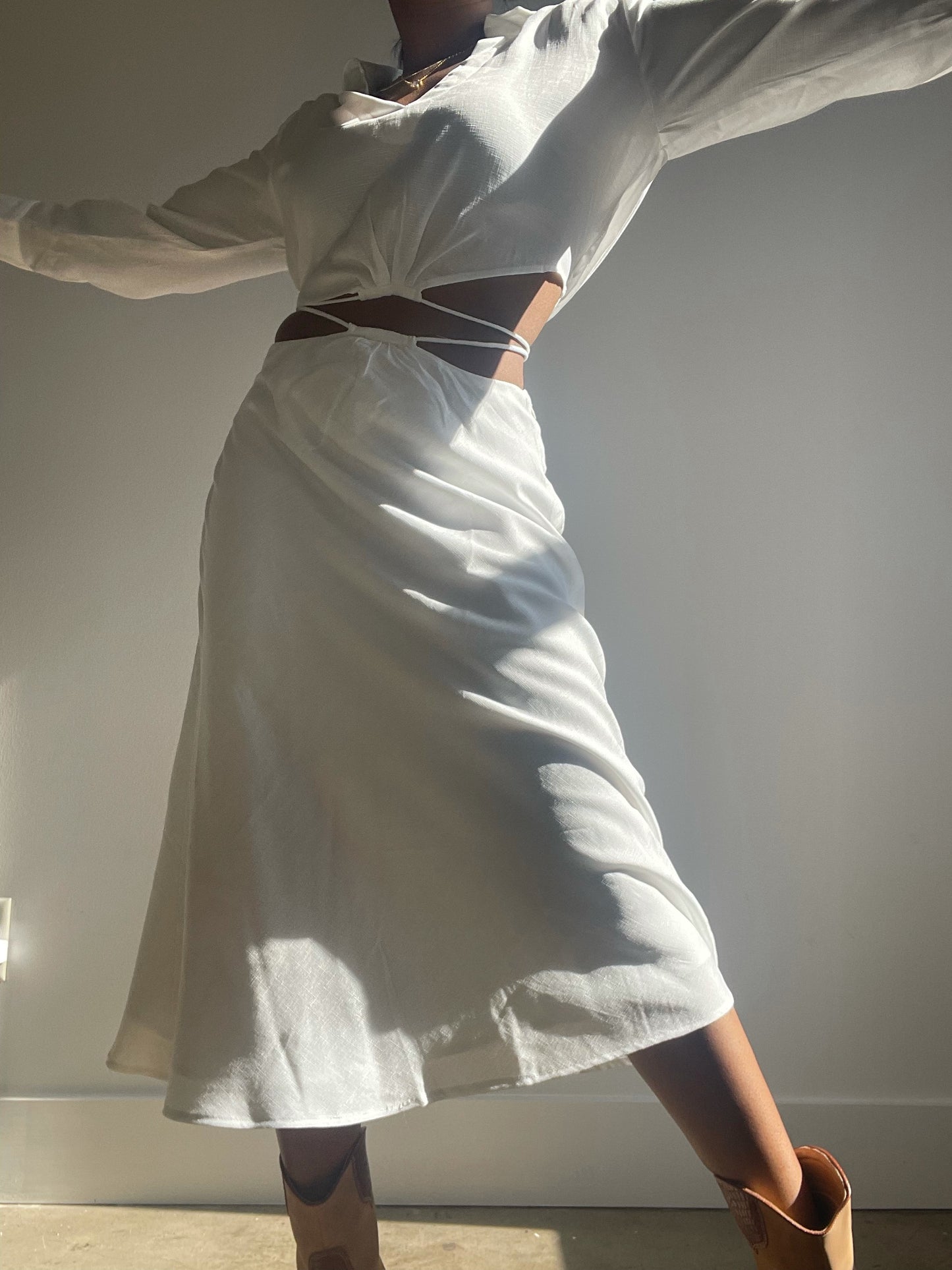 Ivy Linen Soft Midi Tie Skirt In White