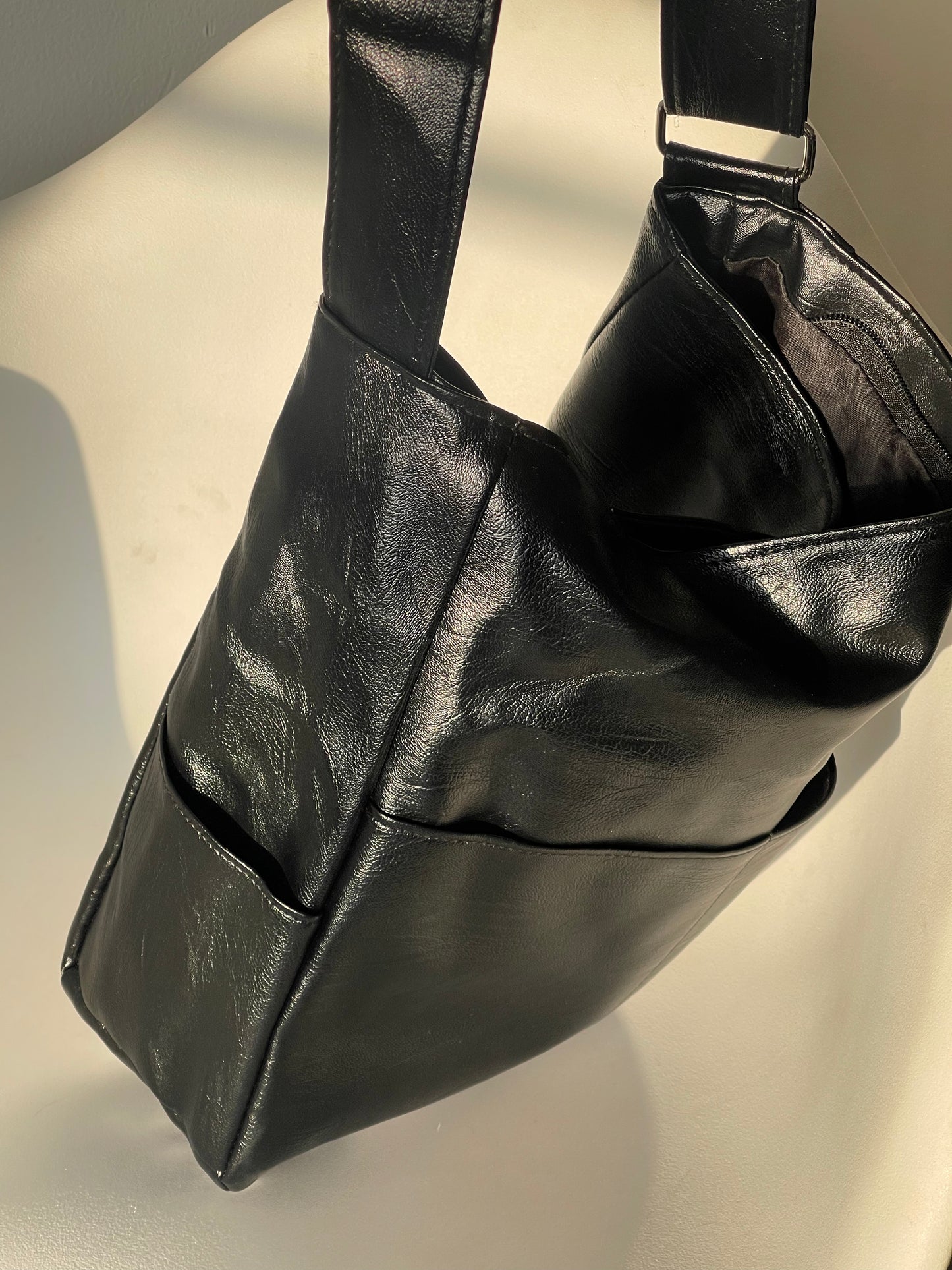 Terry Modern Cargo Tote Bag In Vegan Black