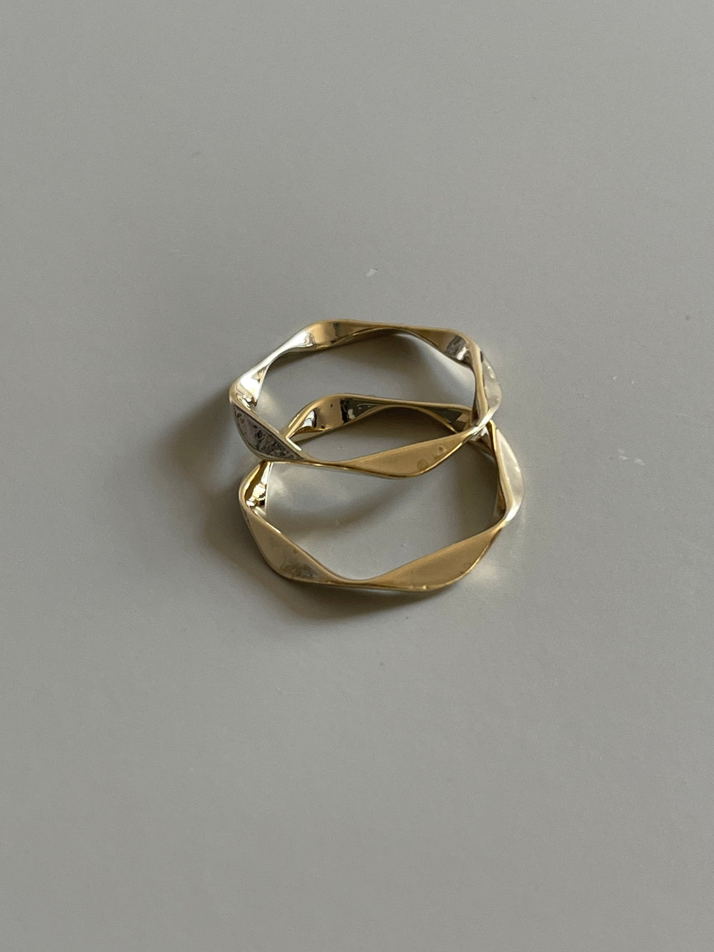 Diamond Ripple Ring Set In Gold
